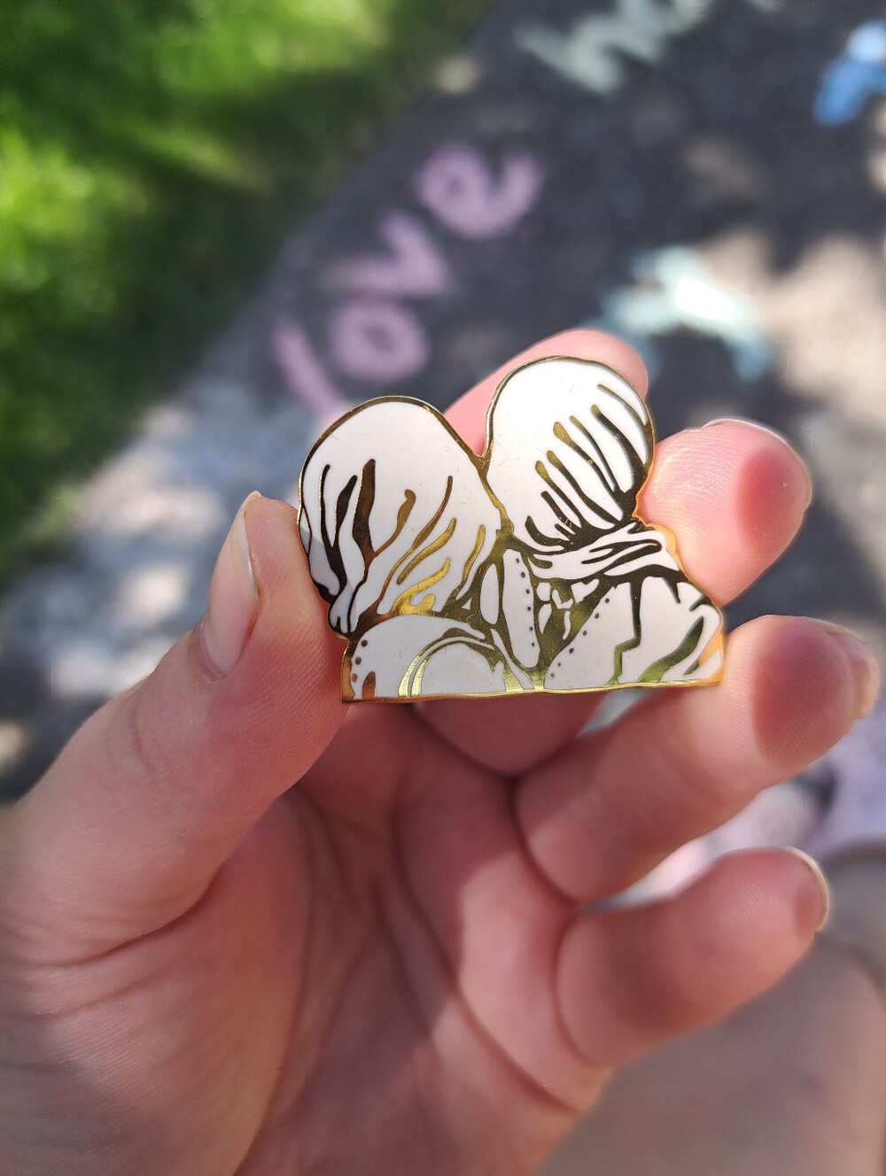 White & Gold Enamel Couple Pin - Heart Design